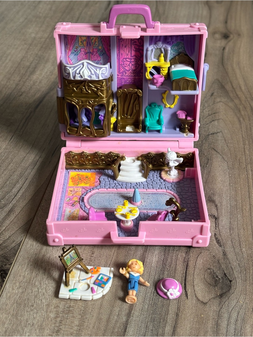 Vintage Polly Pocket Polly in Paris set with compact, dolls & accessories